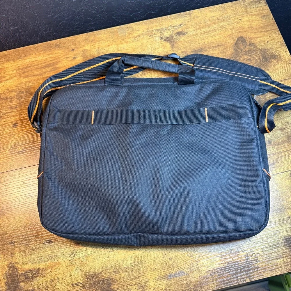 Solo New York Urban Briefcase Black Polyester Laptop Messenger Bag Unisex OS